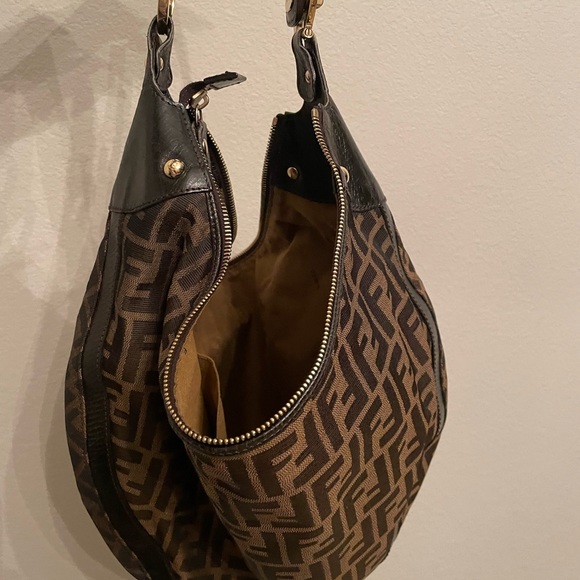Vintage Fendi Zucca print hobo. - Picture 4 of 10